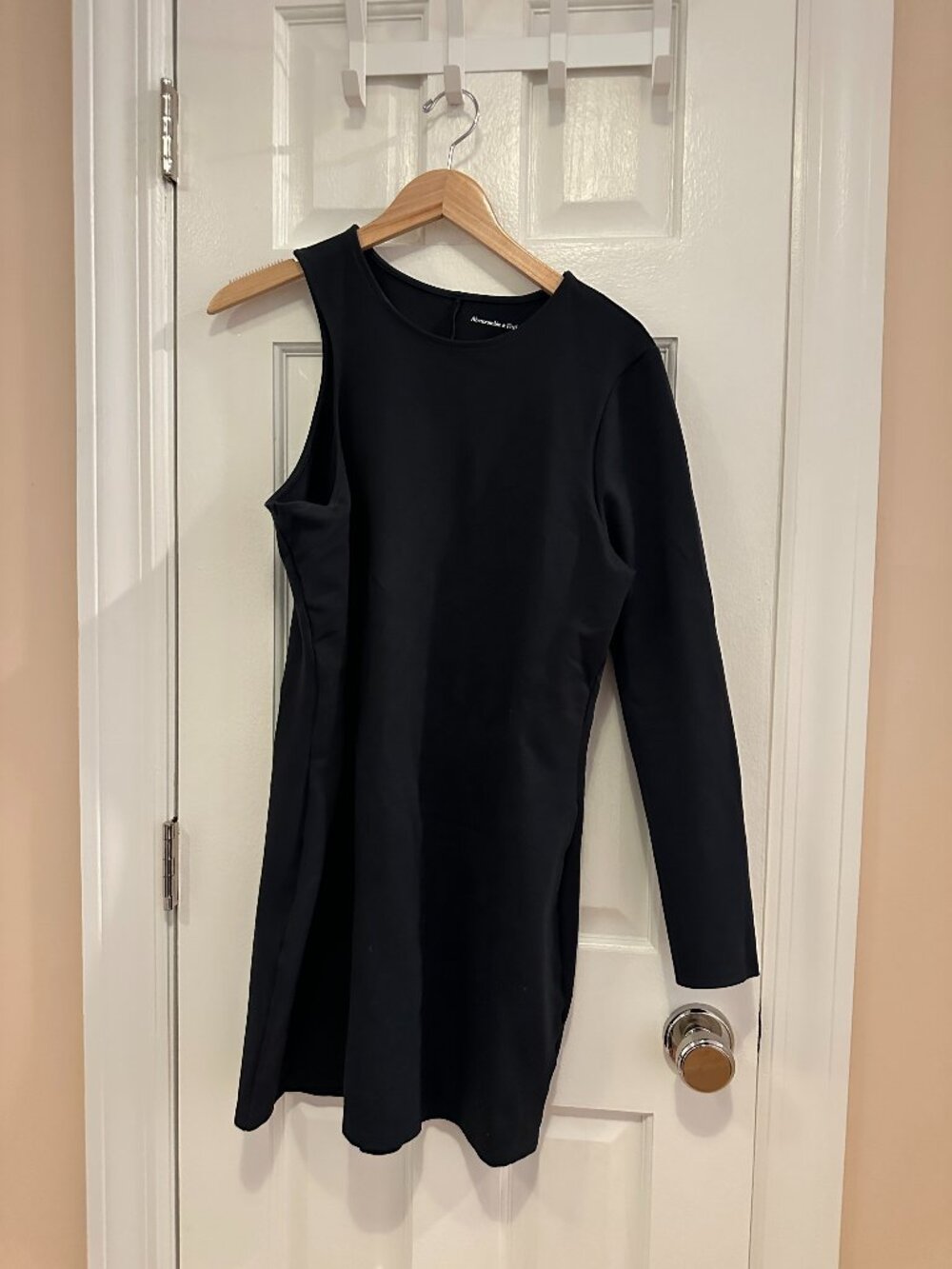 Abercrombie & Fitch Black Asymmetrical One-Shoulder Mini Dress (Size XL)